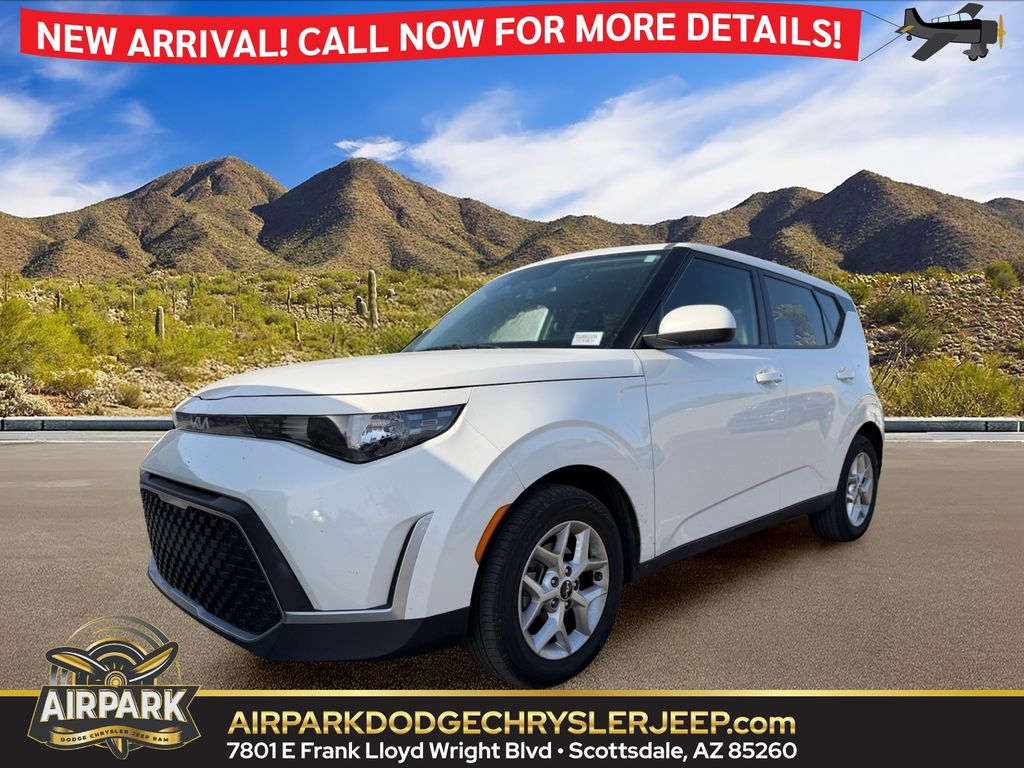 2024 Kia Soul 2.0L S IVT's photo