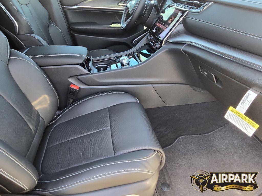 New 2025 Silver Zynith Jeep Overland image 12