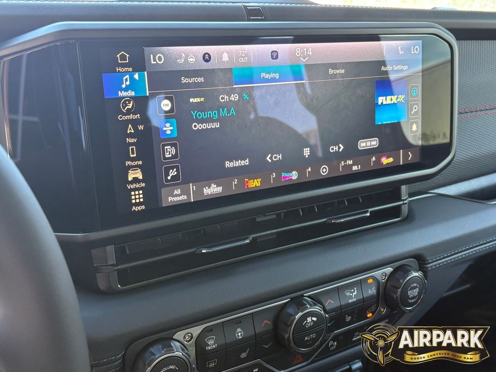 New 2026 Granite Crystal Jeep Rubicon image 16