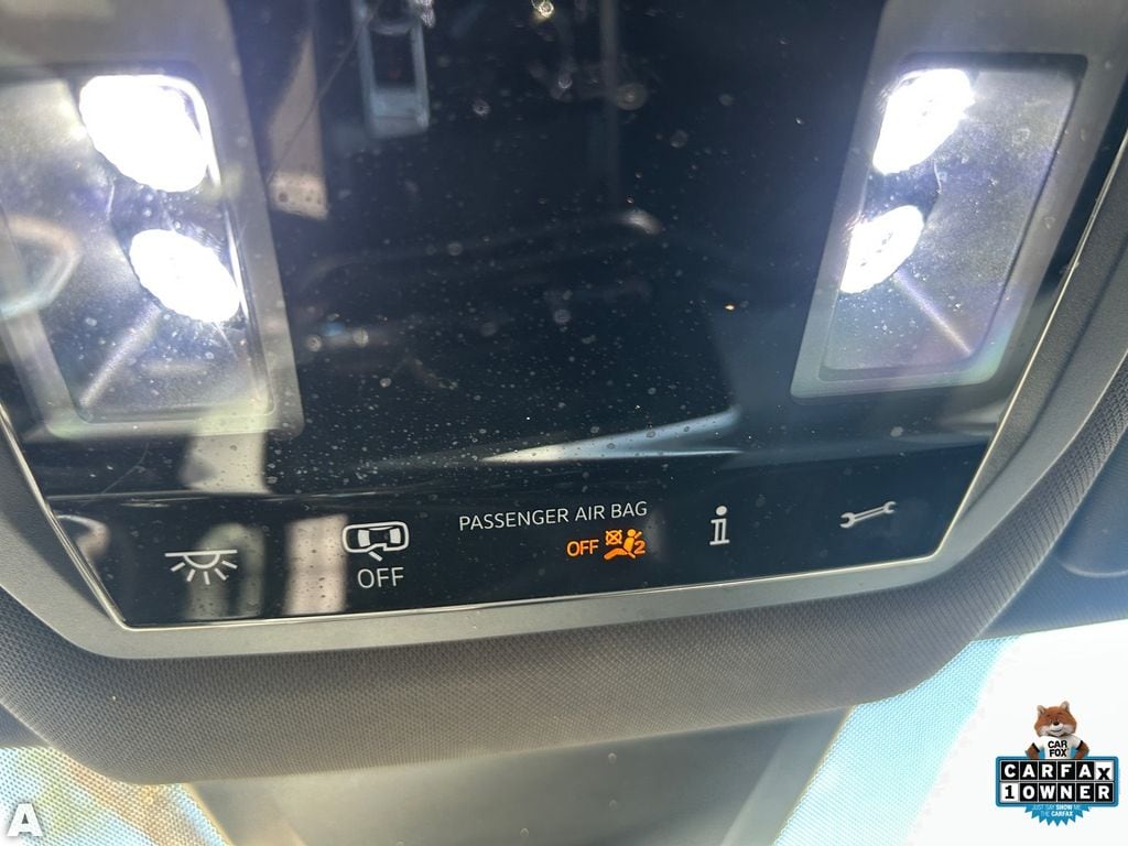 Used 2025 Black Volkswagen 2.0T SE w/Technology image 27