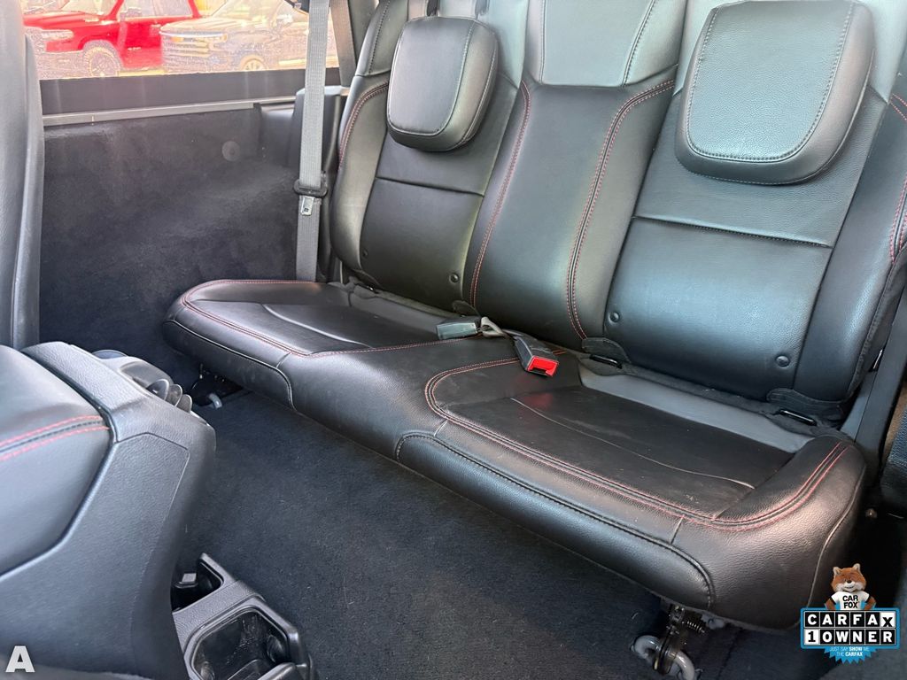 Used 2022 Sting-Gray Clearcoat Jeep Rubicon image 25