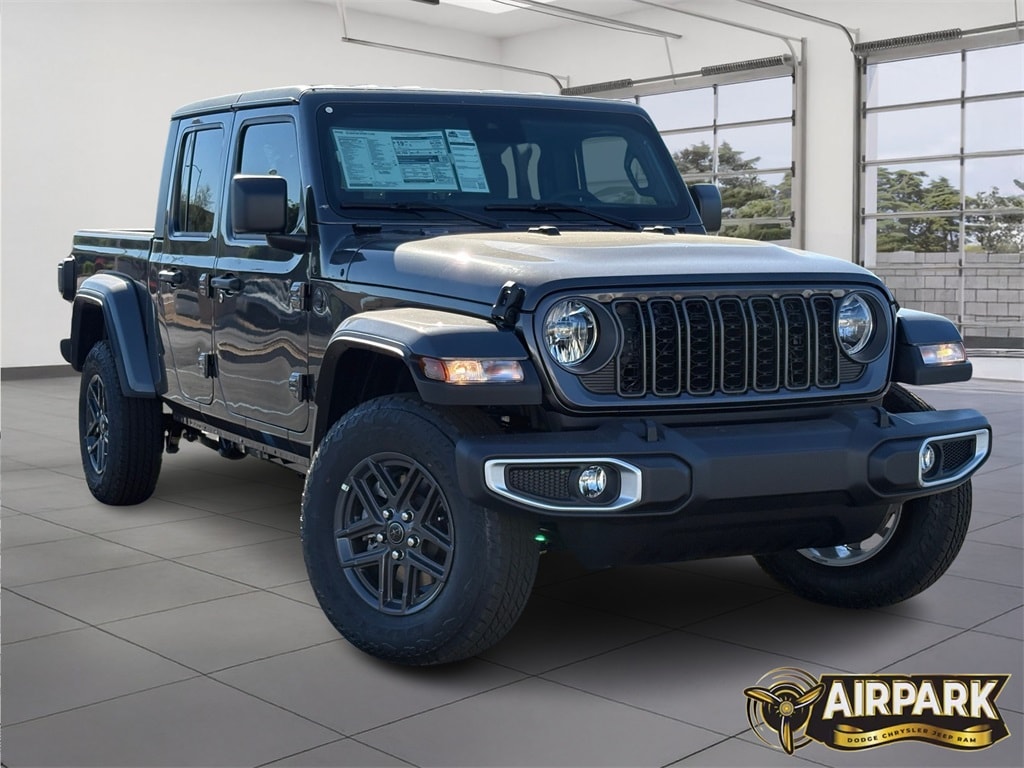 New 2025 Jeep Gladiator Sport Pickup
