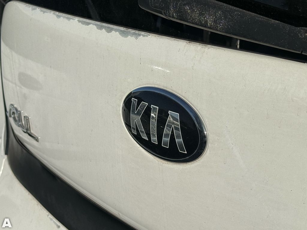 Used 2015 Cloud Kia Base image 12