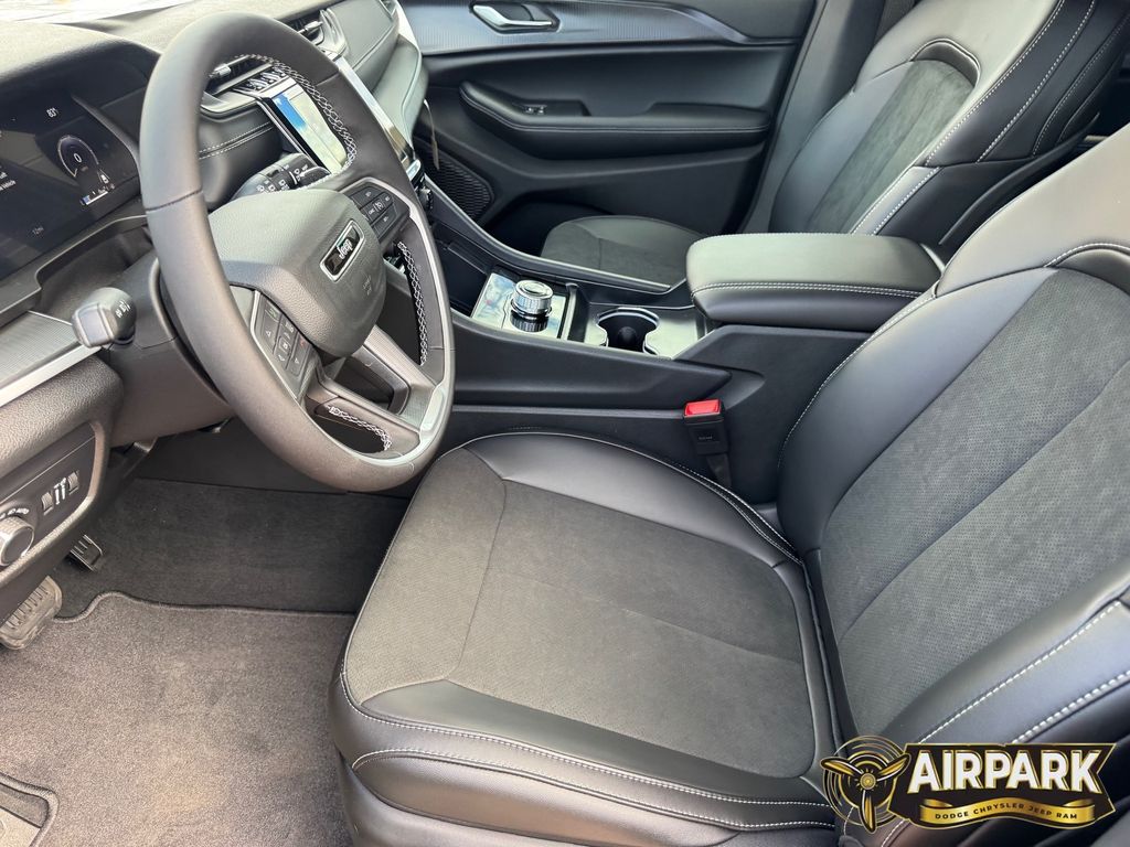 New 2025 Baltic Gray Jeep Laredo image 10