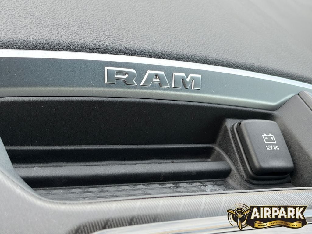 New 2026 Diamond Black Crystal Pearlcoat Ram Big Horn image 25