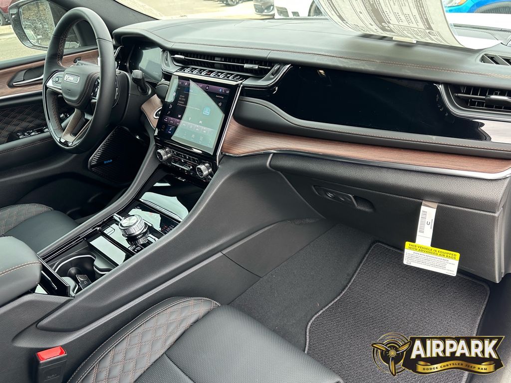 New 2025 Bright White Jeep Summit image 11