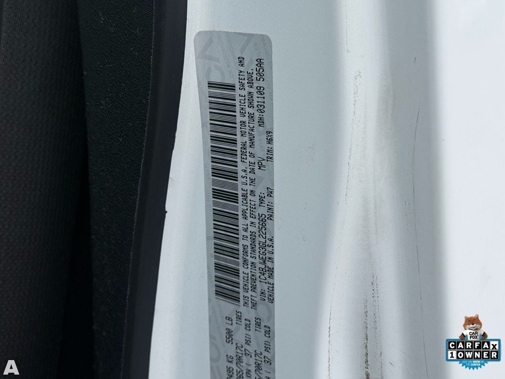 Used 2016 Bright White Clearcoat Jeep Unlimited Sahara image 30