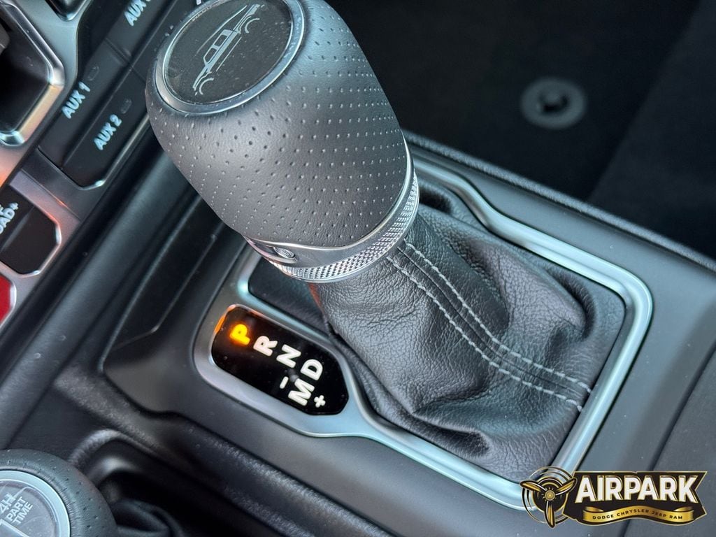 New 2026 Black Jeep Mojave image 26