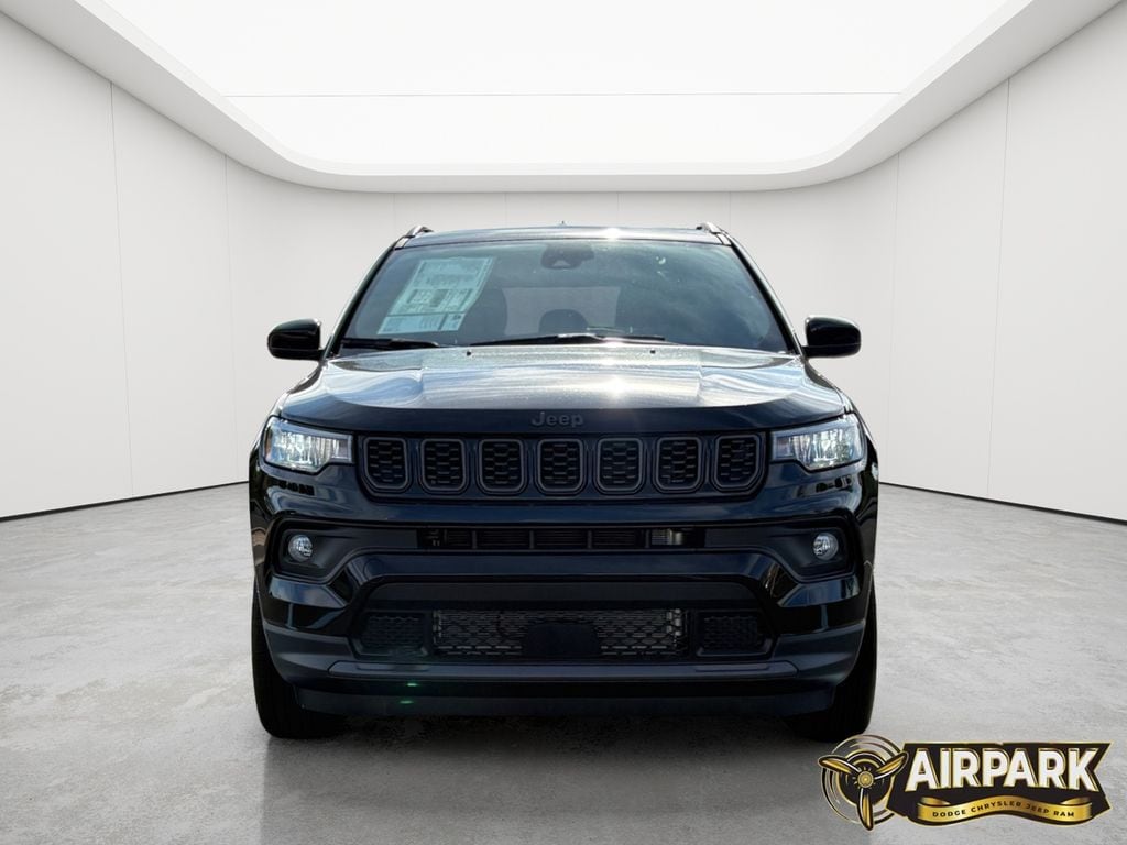 New 2026 Diamond Black Crystal Pearlcoat Jeep Latitude image 9