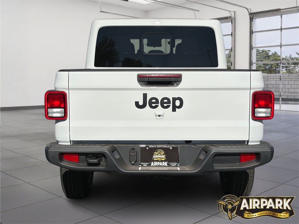 New 2025 Jeep Gladiator Sport Pickup