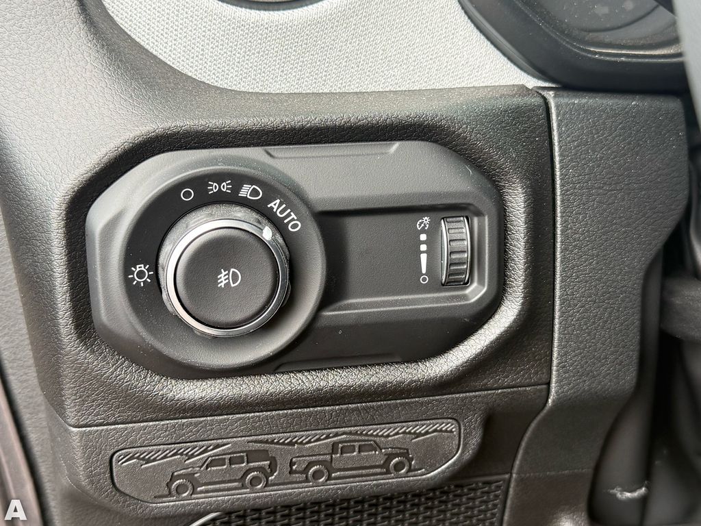 Used 2025 Granite Crystal Metallic Clearcoat Jeep Willys image 14