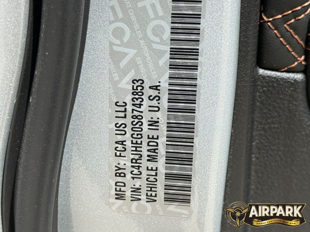 New 2025 Silver Zynith Jeep Summit image 28