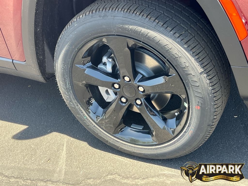 New 2025 Velvet Red Pearlcoat Jeep Laredo image 10