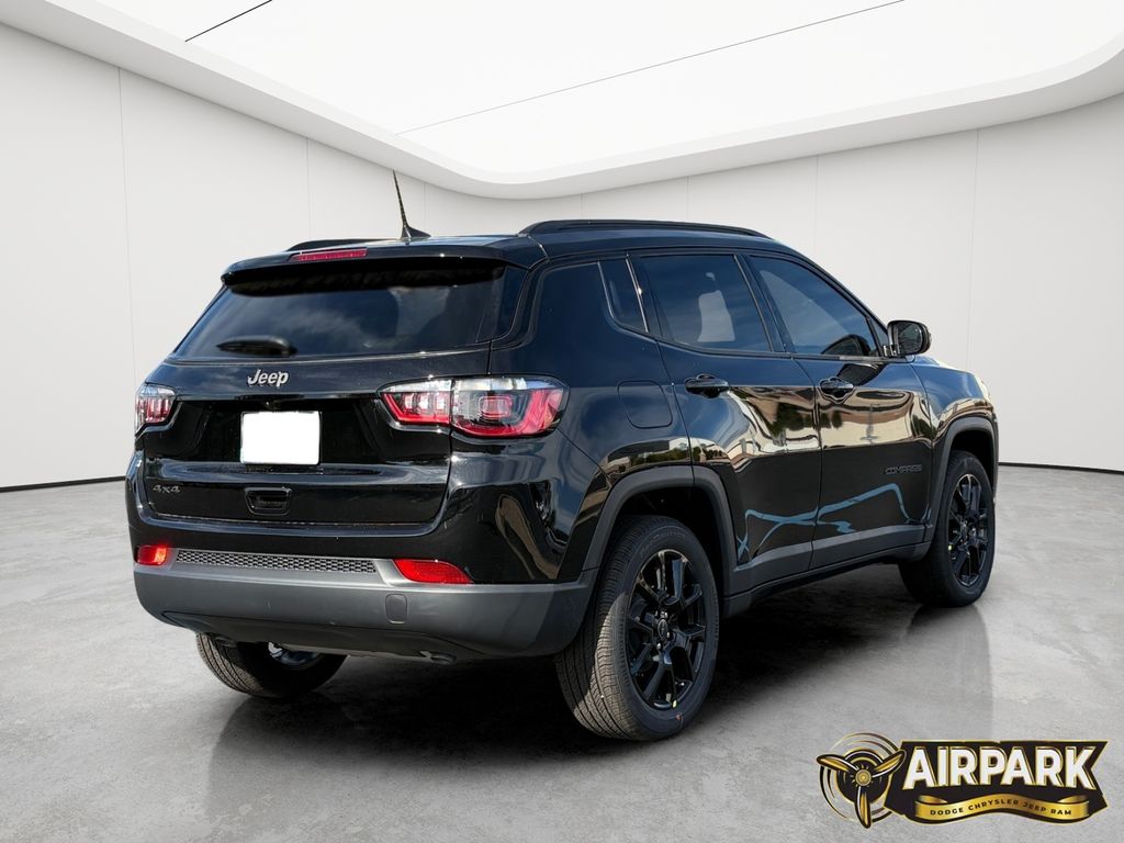 New 2026 Diamond Black Crystal Pearlcoat Jeep Latitude image 4