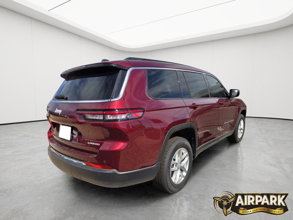 New 2025 Velvet Red Pearlcoat Jeep Laredo image 3
