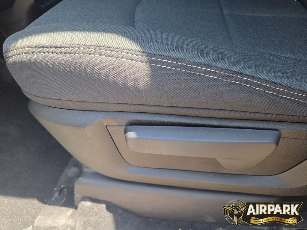 New 2026 Silver Zynith Ram Tradesman image 16