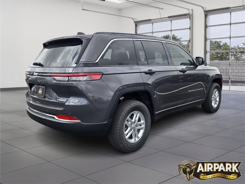 New 2025 Jeep Grand Cherokee Laredo Sport Utility