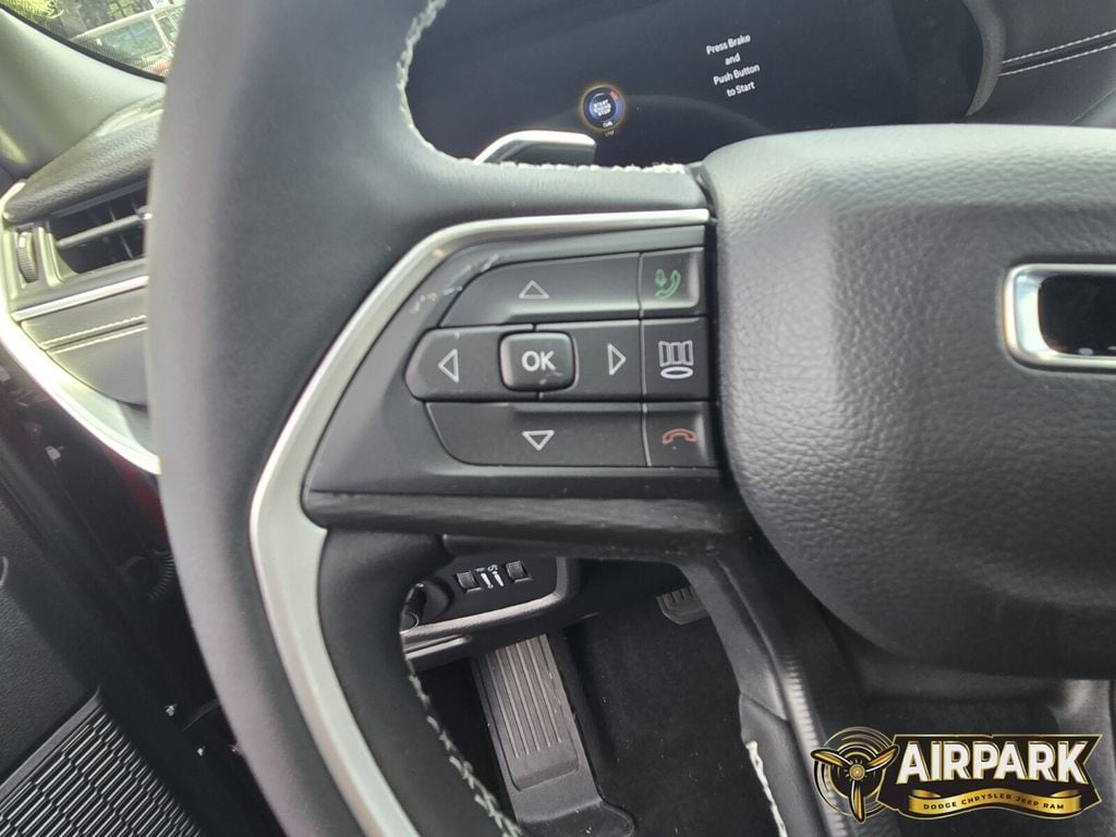 New 2025 Velvet Red Pearlcoat Jeep Laredo image 19