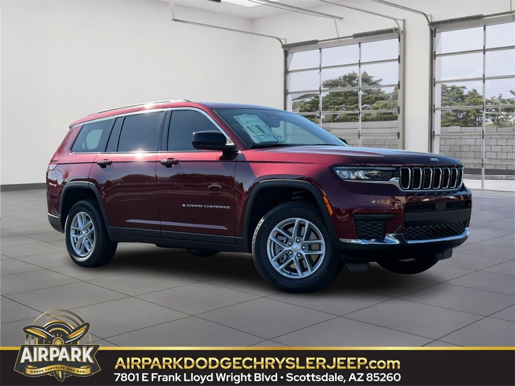 2025 Jeep Grand Cherokee L Laredo's photo