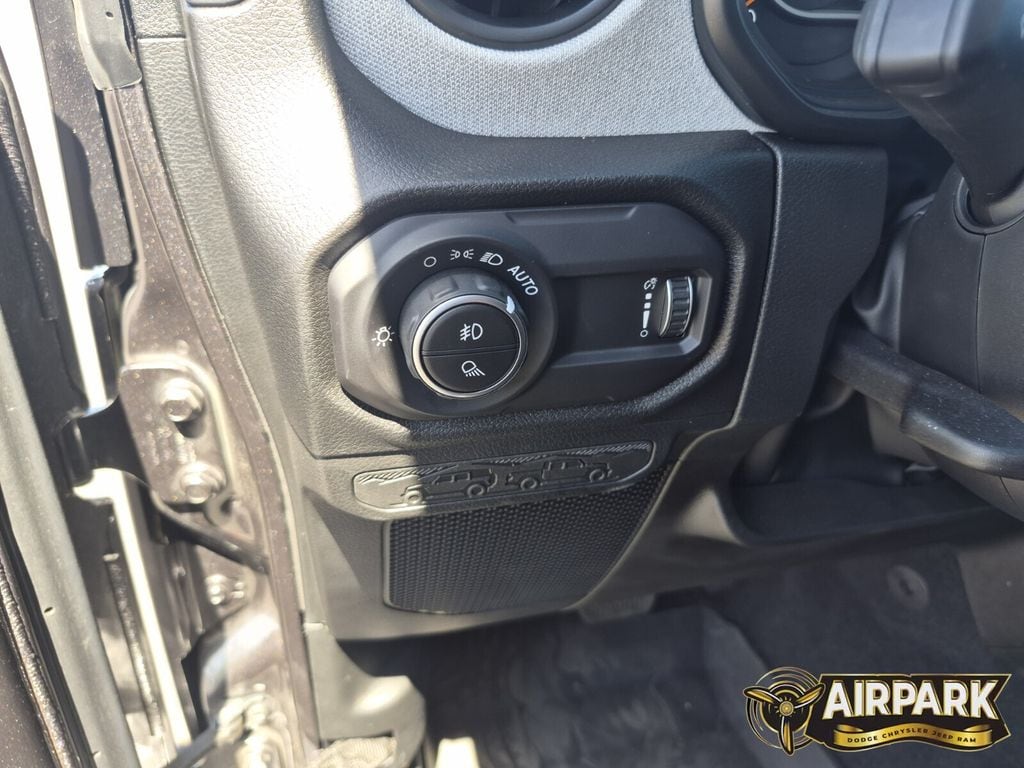 New 2025 Granite Crystal Jeep Sport image 17