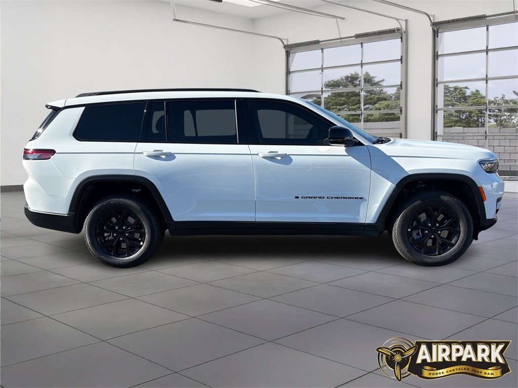New 2025 Jeep Grand Cherokee L Laredo Sport Utility