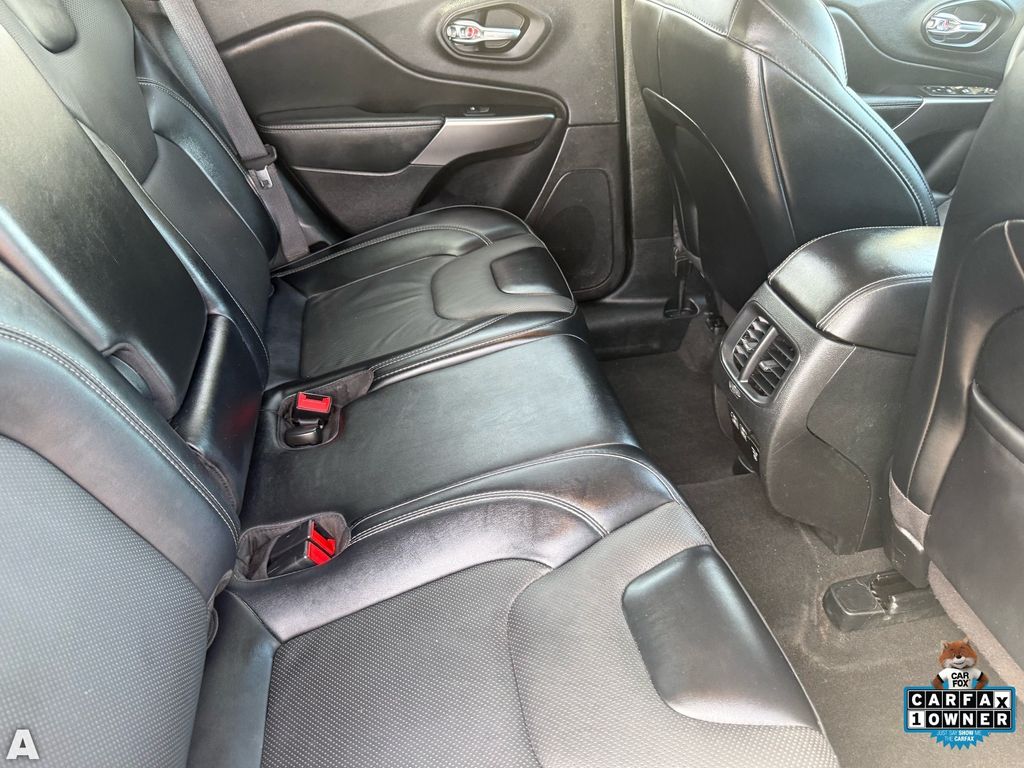 Used 2022 Bright White Clearcoat Jeep Latitude Lux image 28