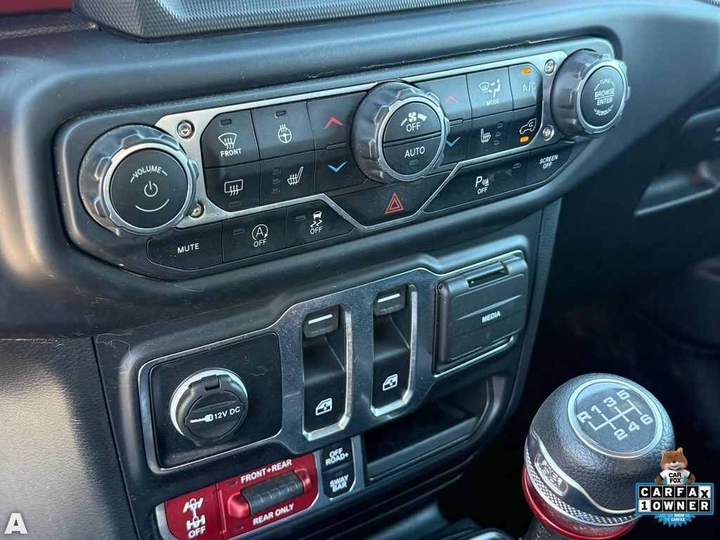 Used 2022 Sting-Gray Clearcoat Jeep Rubicon image 21