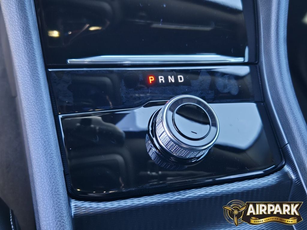 New 2025 Diamond Black Crystal Pearlcoat Jeep Limited image 20