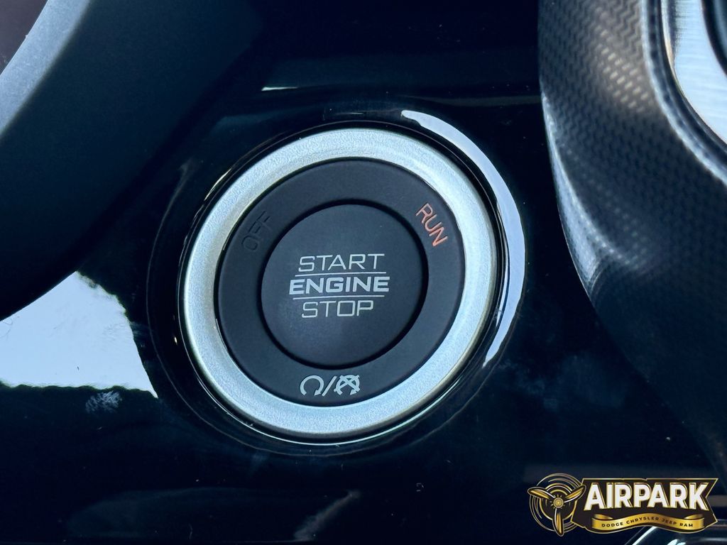 New 2026 Diamond Black Crystal Pearlcoat Ram Limited image 20