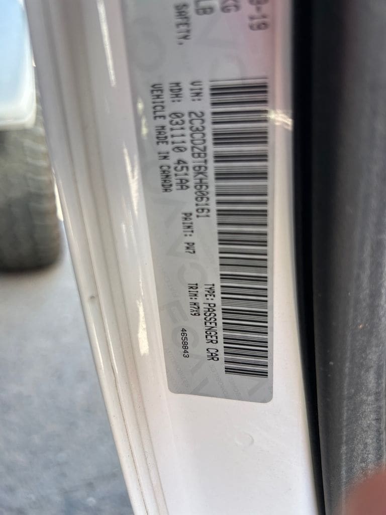 Used 2019 White Knuckle Clearcoat Dodge R/T image 10