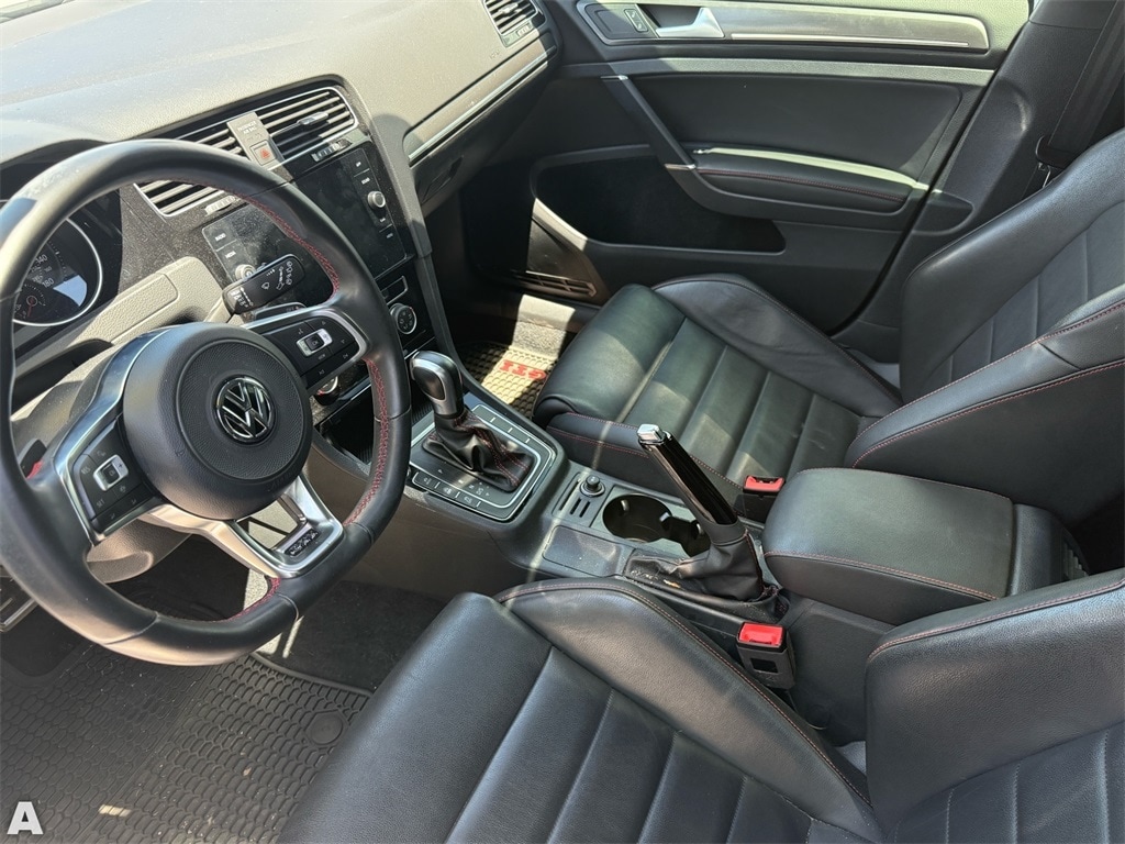 Image 8 of 2020 Volkswagen Golf GTI 2.0T SE Hatchback