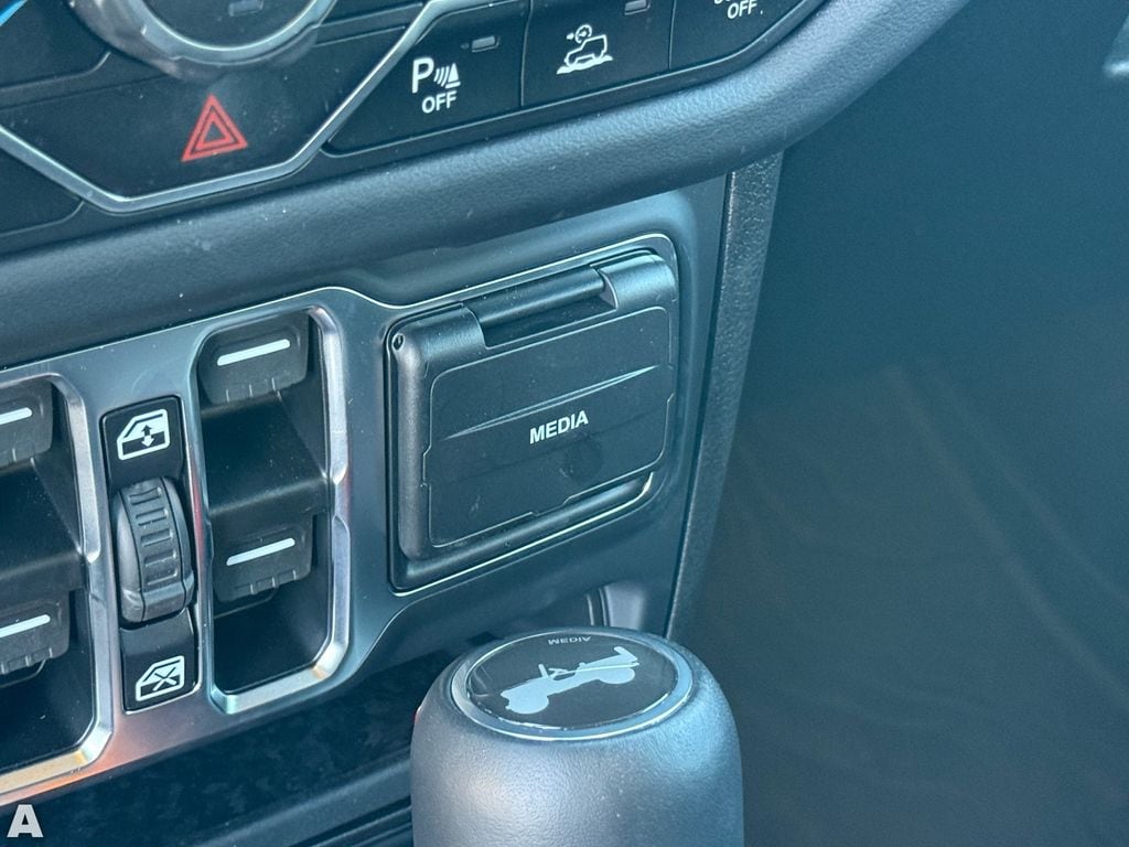 Used 2025 Black Clearcoat Jeep Sahara image 23