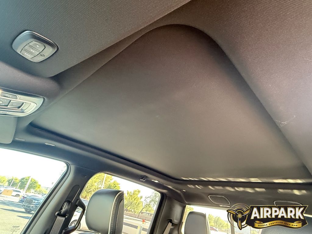 New 2026 Diamond Black Crystal Pearlcoat Ram Laramie image 18