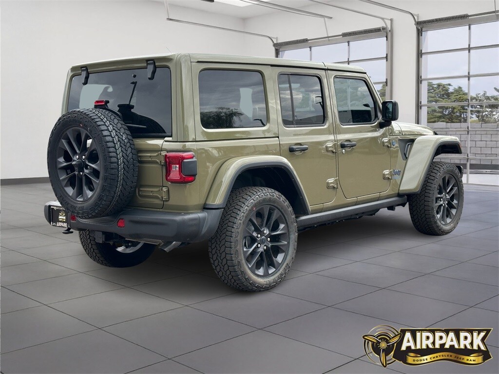 2025 Jeep Wrangler 4xe Sahara photo 3