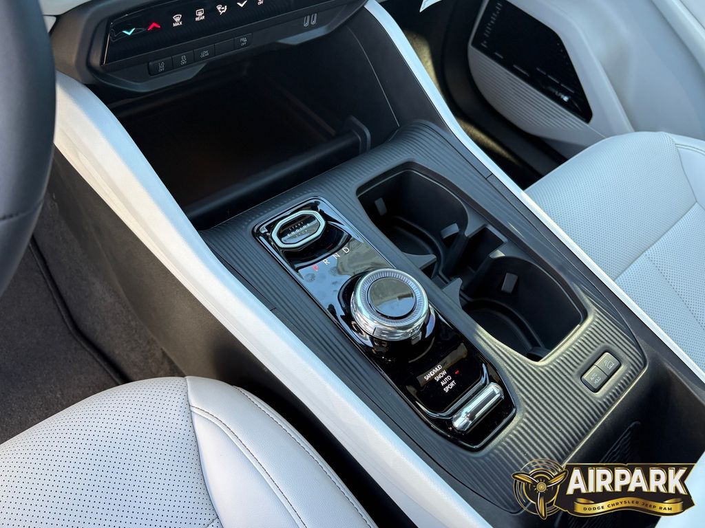 New 2026 Silver Zynith Jeep Laredo/Limited image 18