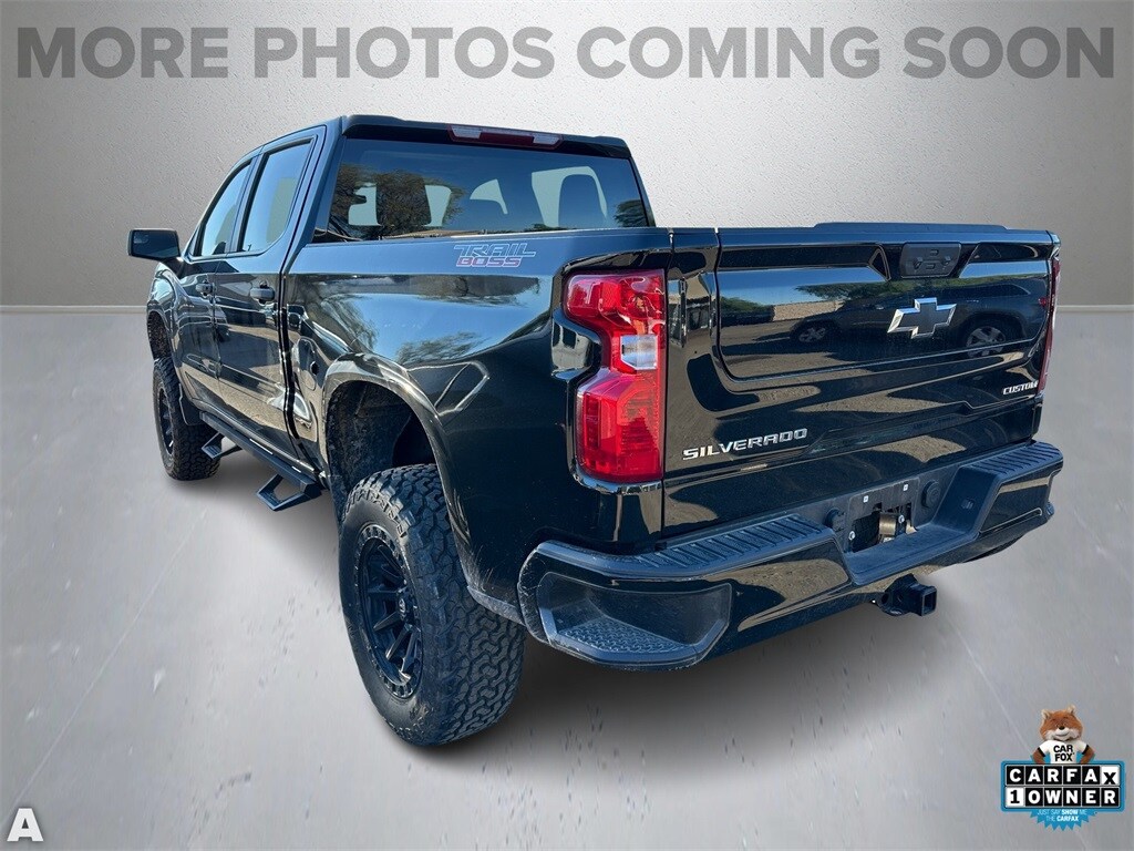2025 Chevrolet Silverado 1500 Custom Trail Boss photo 2