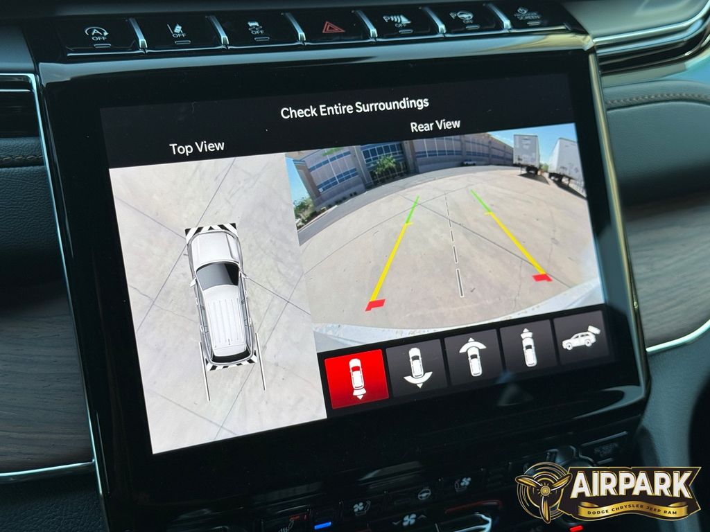 New 2025 Silver Zynith Jeep Summit image 17