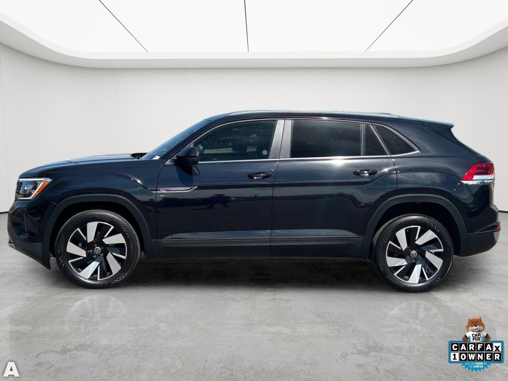 Used 2025 Black Volkswagen 2.0T SE w/Technology image 3