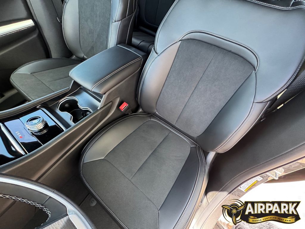 New 2026 Baltic Gray Jeep Laredo image 19