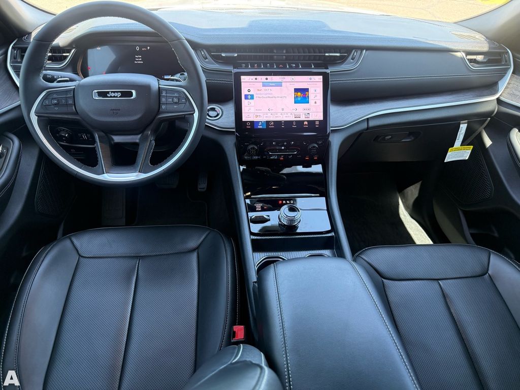 Used 2025 Silver Zynith Jeep Limited image 27