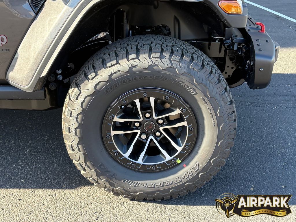 New 2026 Granite Crystal Jeep Rubicon image 9