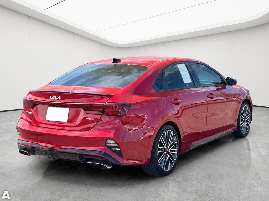 Used 2022 Currant Red Kia GT image 5
