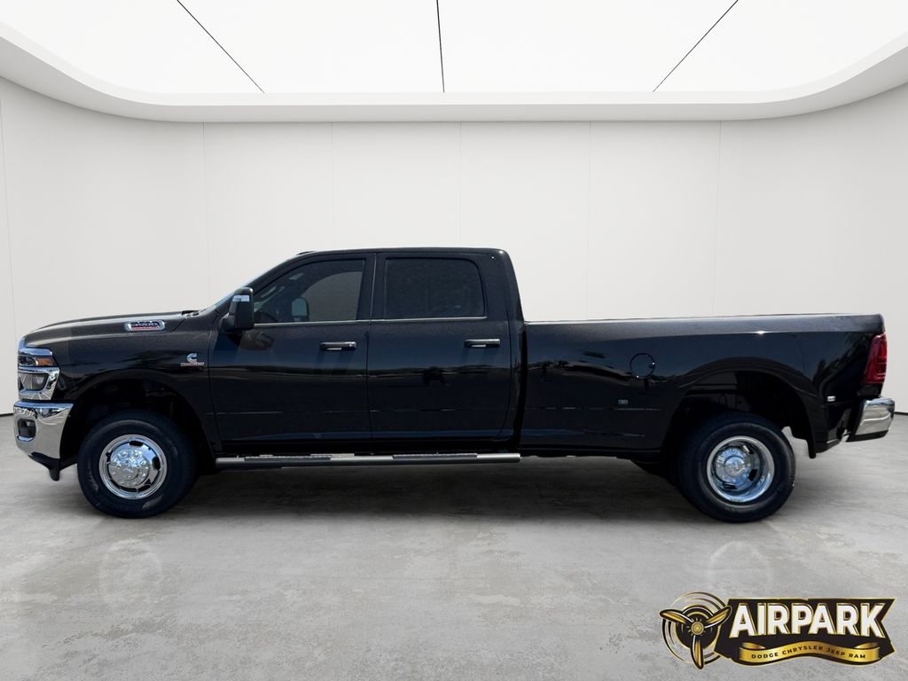 New 2026 Diamond Black Crystal Pearlcoat Ram Tradesman image 8