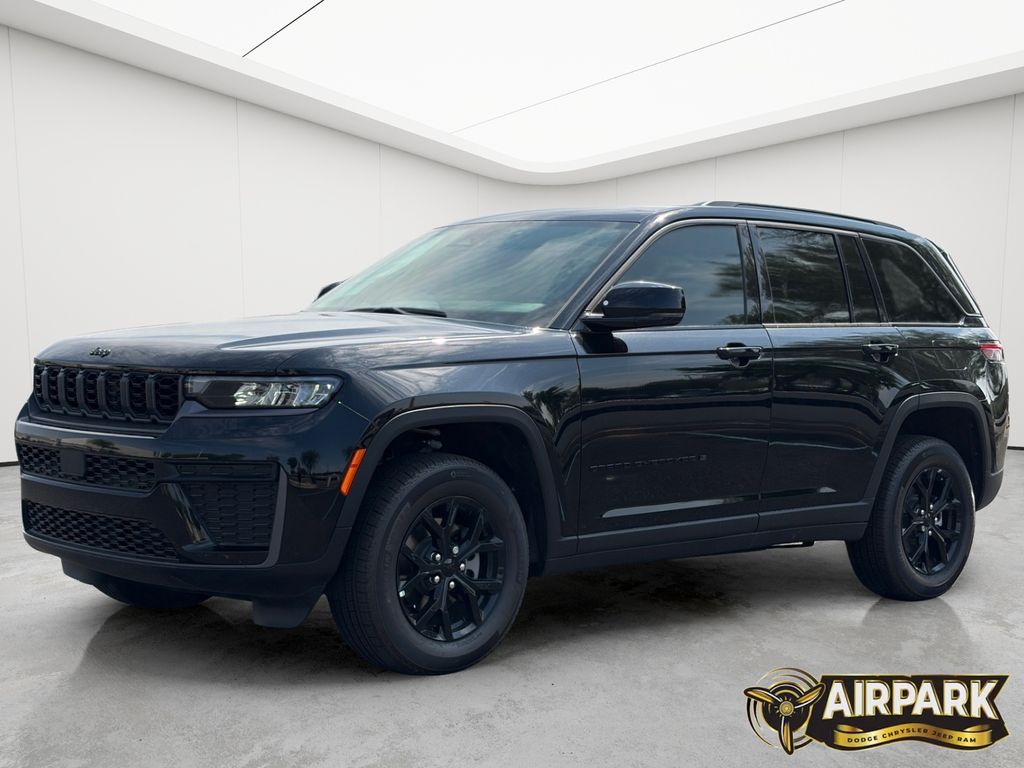 New 2026 Diamond Black Crystal Pearlcoat Jeep Laredo image 9