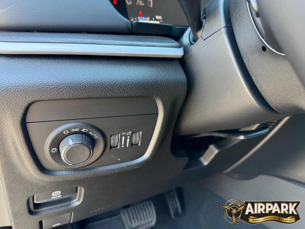 New 2026 Baltic Gray Jeep Laredo image 21