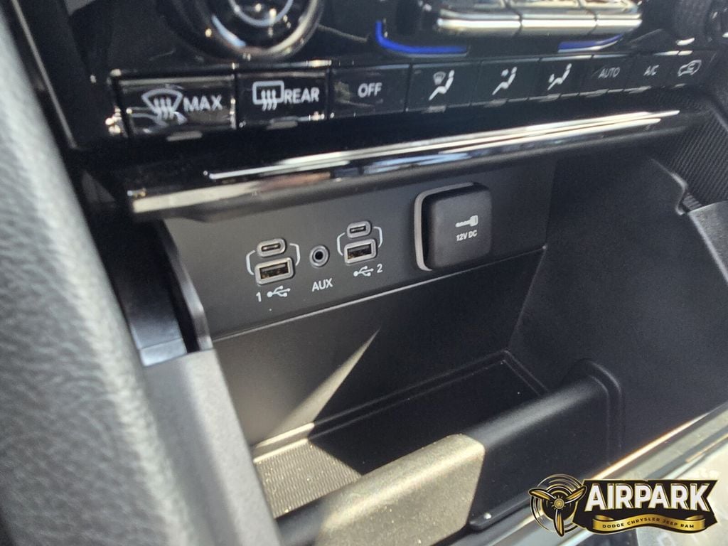 New 2025 Velvet Red Pearlcoat Jeep Laredo image 16