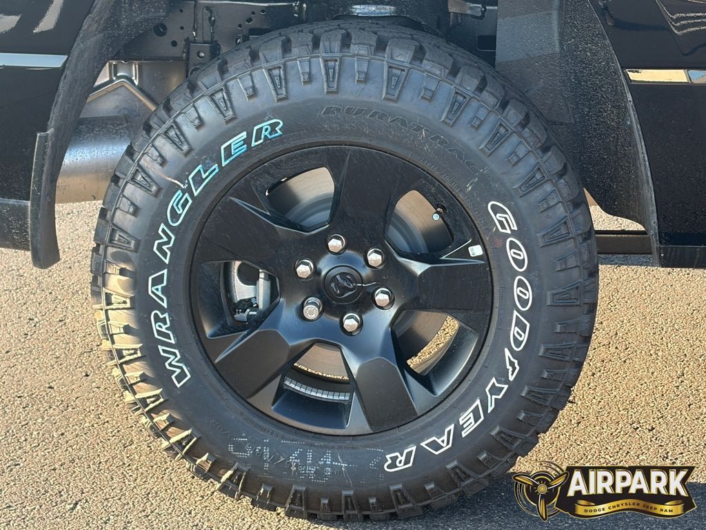 New 2026 Diamond Black Crystal Pearlcoat Ram Tradesman image 10