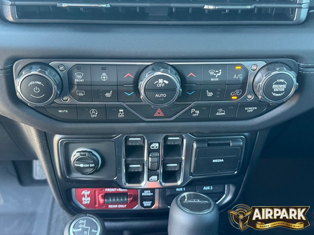 New 2026 Granite Crystal Jeep Rubicon image 21