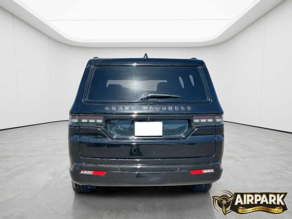 New 2024 Diamond Black Crystal Pearlcoat Jeep Series II image 6