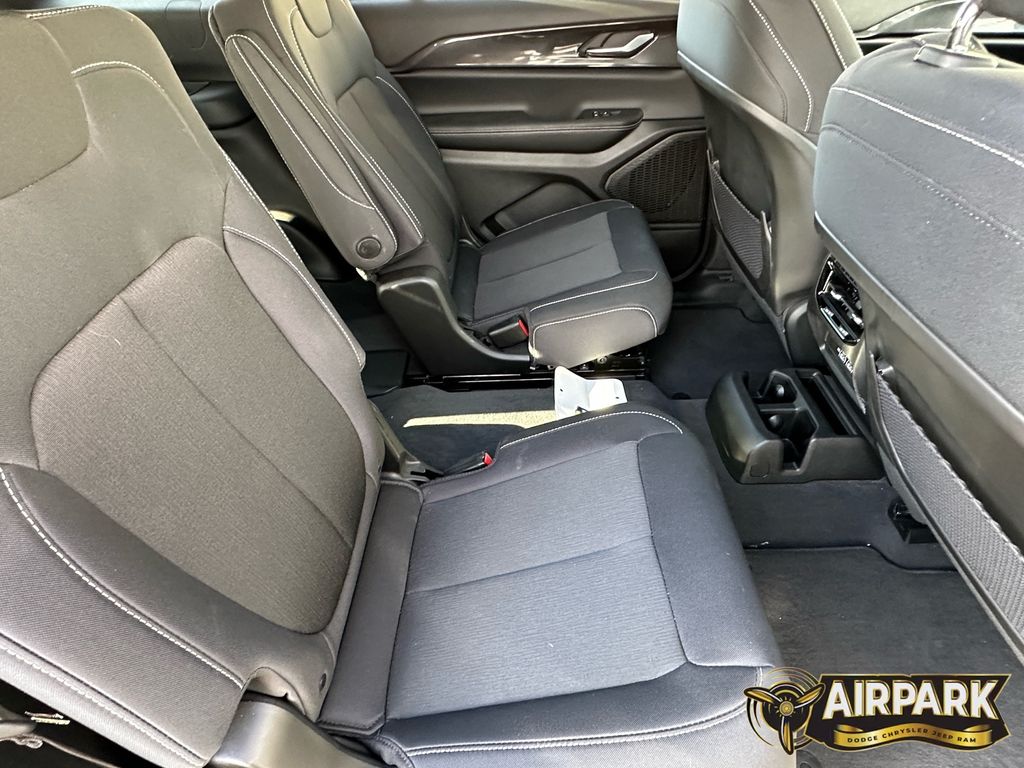 New 2023 Silver Zynith Jeep L Laredo image 13